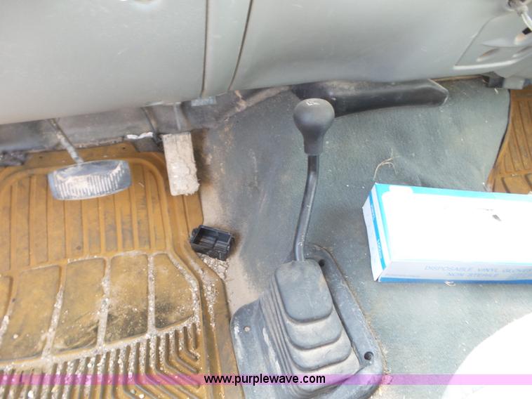 image for item CC9857 2004 Ford F250 Super Duty SuperCab pickup truck