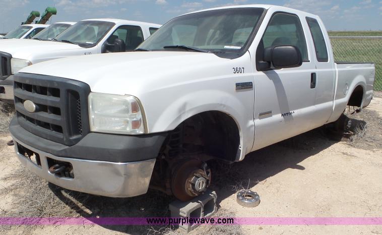 image for item CC9858 2007 Ford F250 Super Duty SuperCab pickup truck
