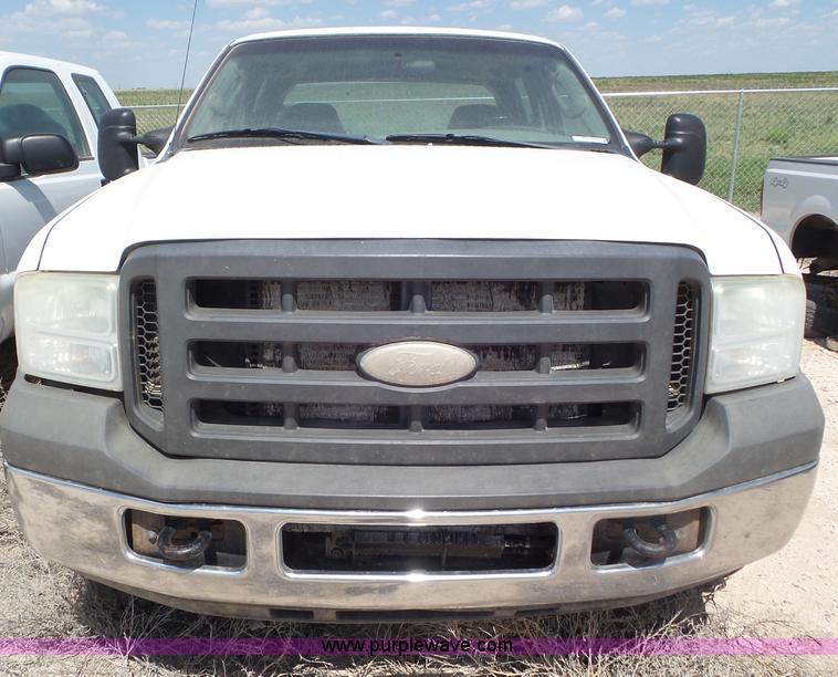 image for item CC9859 2005 Ford F250 Super Duty Crew Cab pickup truck