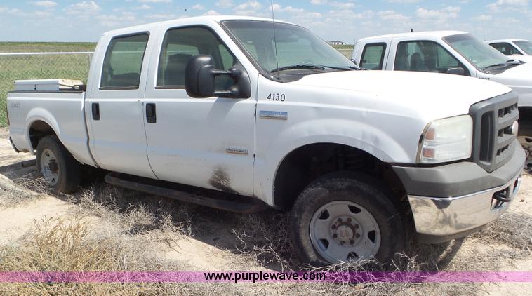 image for item CC9859 2005 Ford F250 Super Duty Crew Cab pickup truck