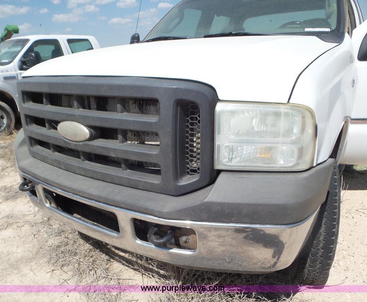 image for item CC9859 2005 Ford F250 Super Duty Crew Cab pickup truck