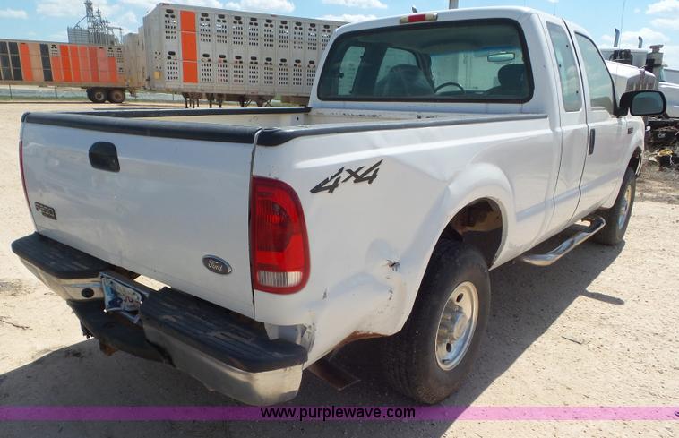 image for item CC9860 2004 Ford F250 Super Duty SuperCab pickup truck