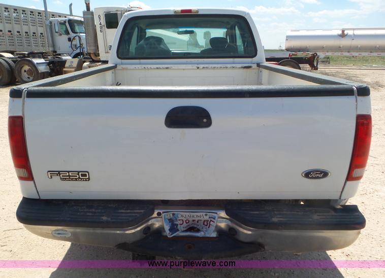 image for item CC9860 2004 Ford F250 Super Duty SuperCab pickup truck