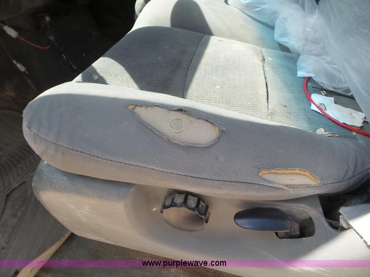 image for item CC9860 2004 Ford F250 Super Duty SuperCab pickup truck