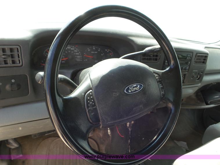 image for item CC9860 2004 Ford F250 Super Duty SuperCab pickup truck