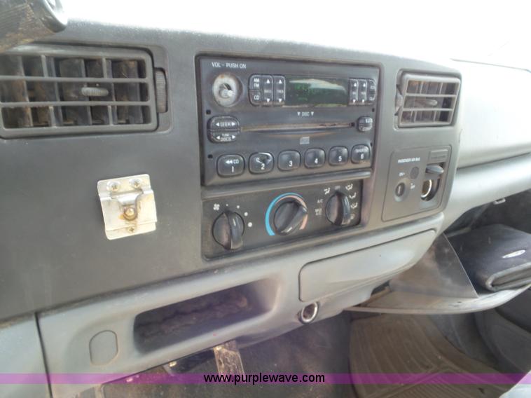 image for item CC9860 2004 Ford F250 Super Duty SuperCab pickup truck