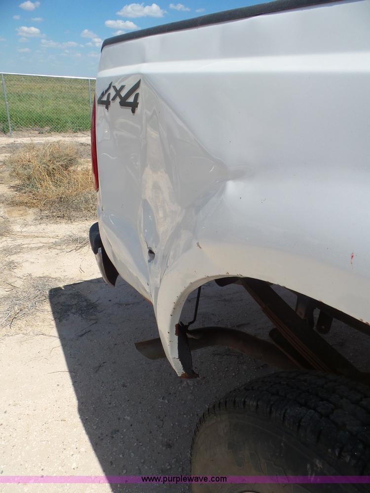 image for item CC9860 2004 Ford F250 Super Duty SuperCab pickup truck