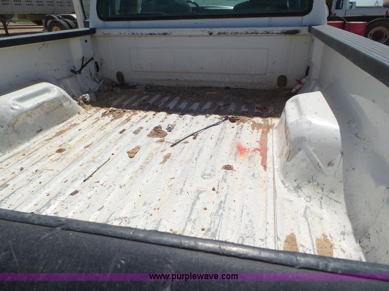 image for item CC9860 2004 Ford F250 Super Duty SuperCab pickup truck