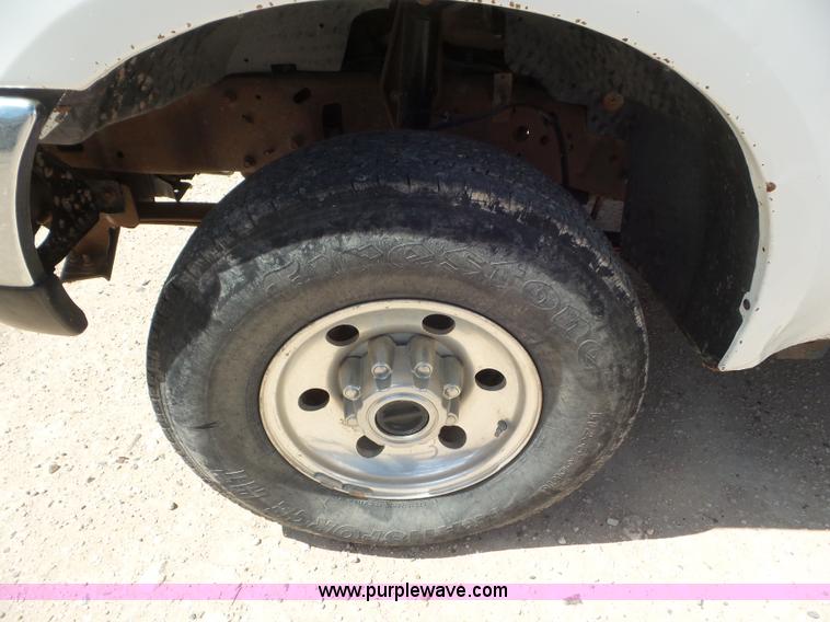 image for item CC9860 2004 Ford F250 Super Duty SuperCab pickup truck