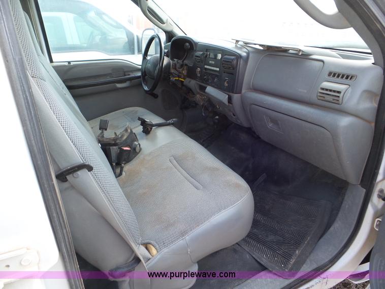 image for item CC9861 2005 Ford F250 Super Duty Crew Cab pickup truck