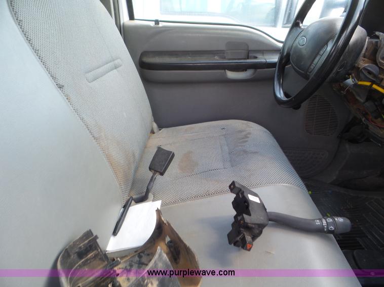 image for item CC9861 2005 Ford F250 Super Duty Crew Cab pickup truck