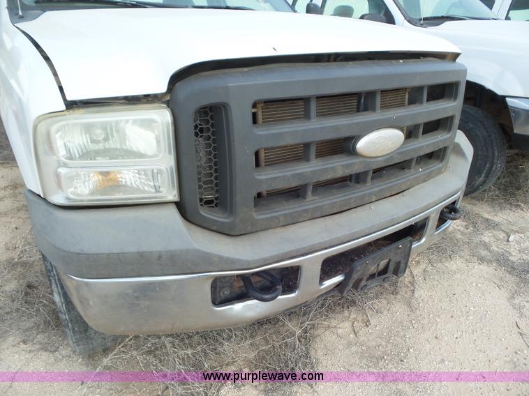 image for item CC9861 2005 Ford F250 Super Duty Crew Cab pickup truck