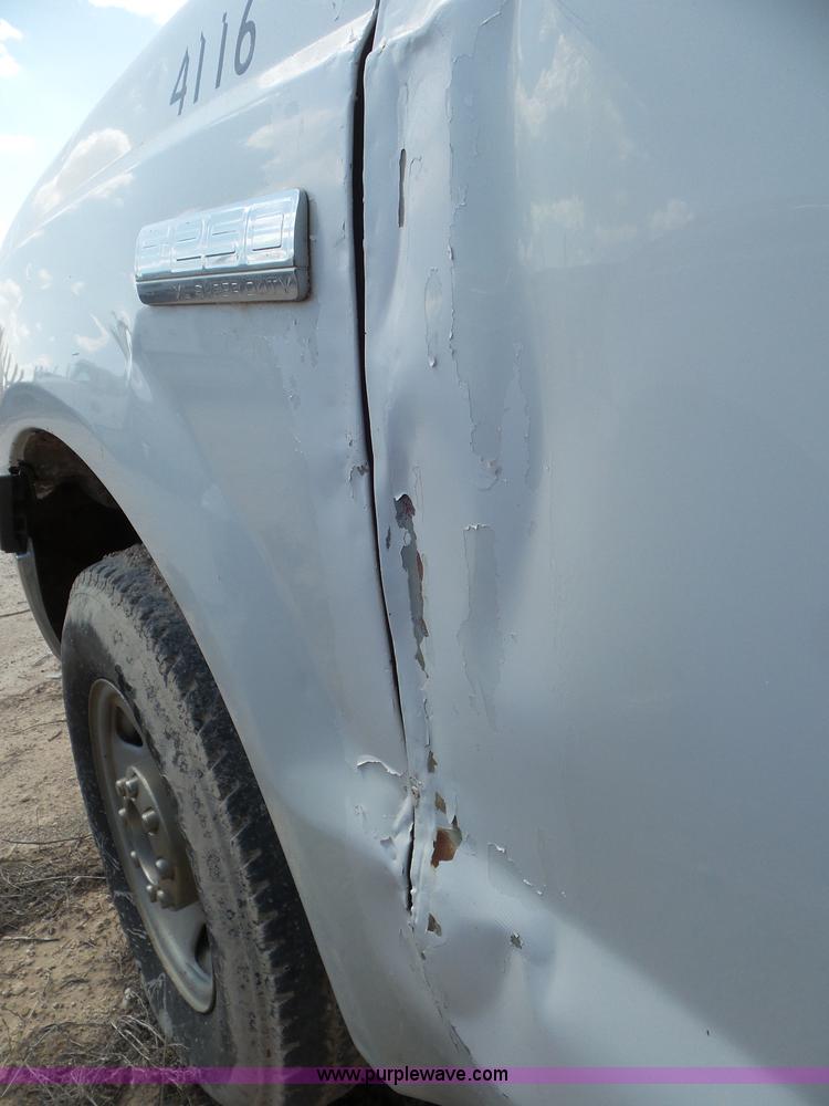 image for item CC9861 2005 Ford F250 Super Duty Crew Cab pickup truck