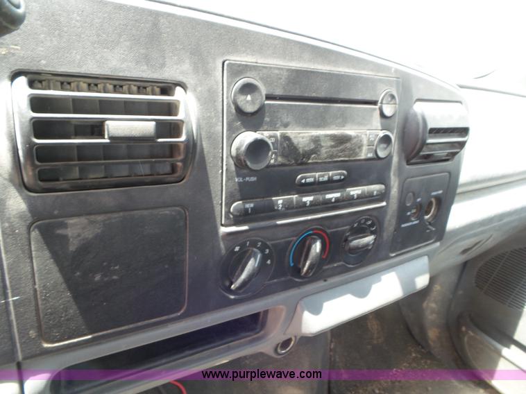 image for item CC9864 2005 Ford F250 Super Duty SuperCab pickup truck