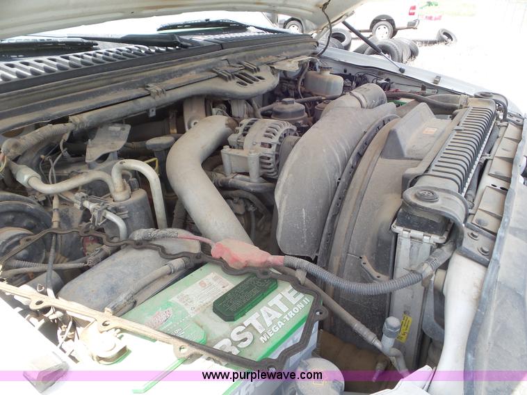 image for item CC9865 2005 Ford F350 flatbed pickup truck