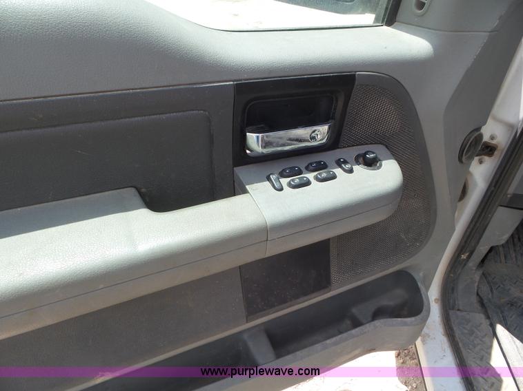 image for item CC9866 2005 Ford F150 SuperCab pickup truck