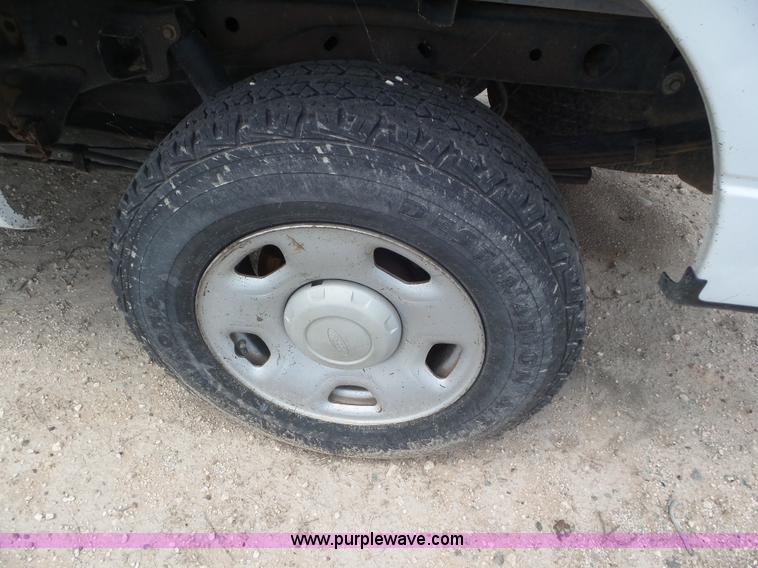 image for item CC9866 2005 Ford F150 SuperCab pickup truck