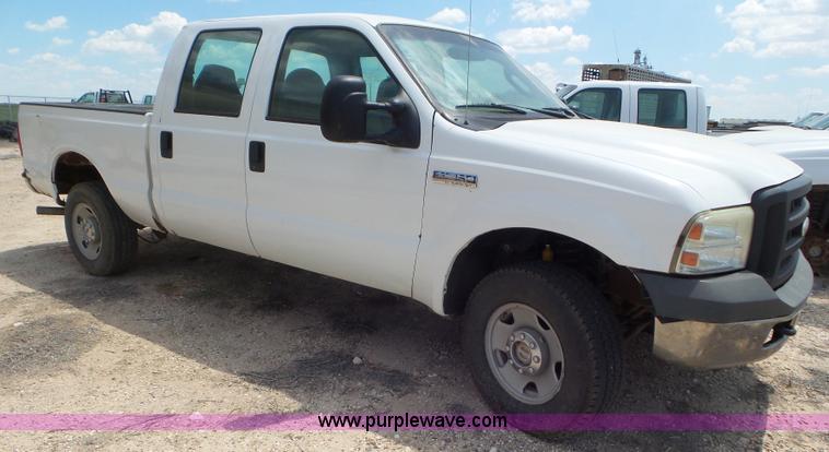 image for item CC9867 2005 Ford F250 Super Duty Crew Cab pickup truck
