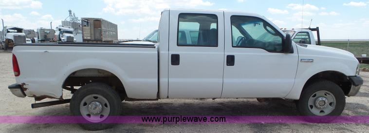 image for item CC9867 2005 Ford F250 Super Duty Crew Cab pickup truck
