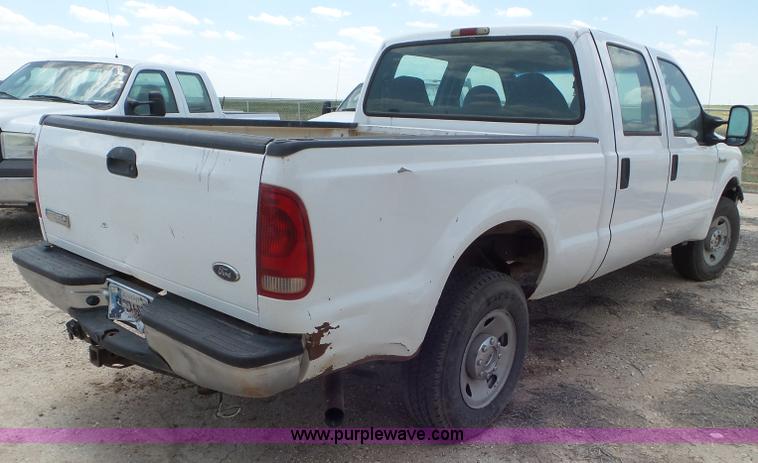 image for item CC9867 2005 Ford F250 Super Duty Crew Cab pickup truck