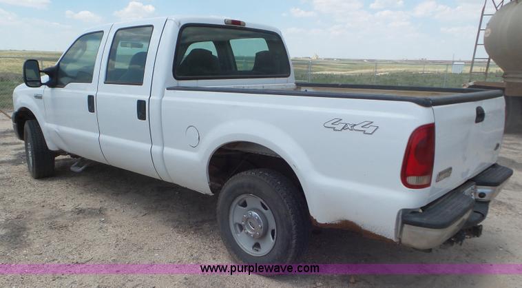 image for item CC9867 2005 Ford F250 Super Duty Crew Cab pickup truck