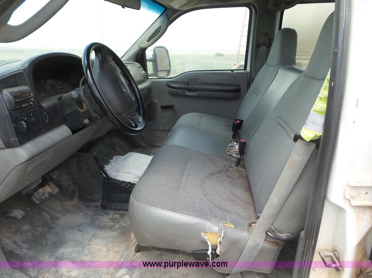 image for item CC9867 2005 Ford F250 Super Duty Crew Cab pickup truck