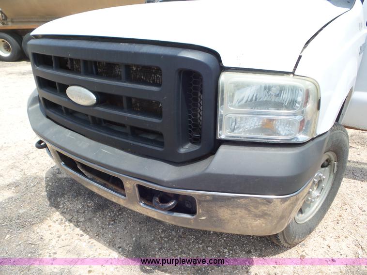 image for item CC9867 2005 Ford F250 Super Duty Crew Cab pickup truck