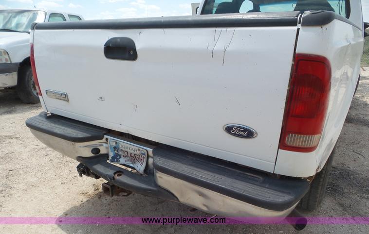 image for item CC9867 2005 Ford F250 Super Duty Crew Cab pickup truck