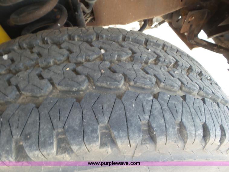 image for item CC9867 2005 Ford F250 Super Duty Crew Cab pickup truck