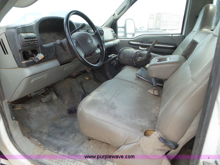 image for item CC9868 2007 Ford F350 Super Duty flatbed pickup truck