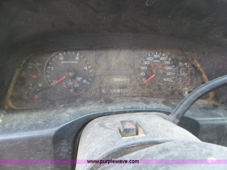 image for item CC9868 2007 Ford F350 Super Duty flatbed pickup truck