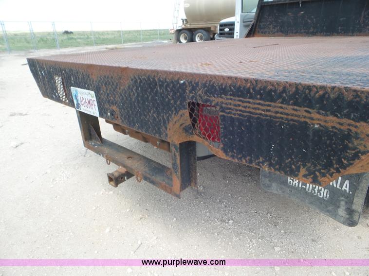 image for item CC9868 2007 Ford F350 Super Duty flatbed pickup truck