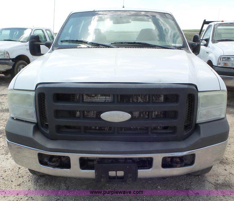 image for item CC9869 2005 Ford F250 Super Duty SuperCrew pickup truck