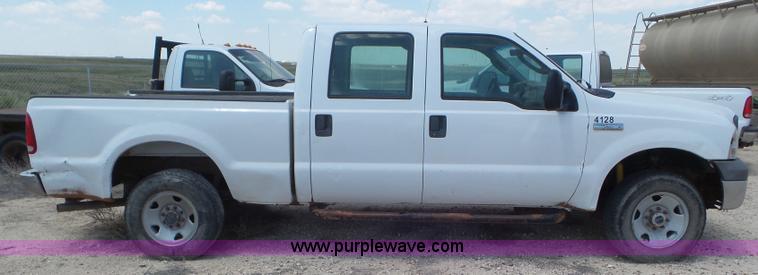 image for item CC9869 2005 Ford F250 Super Duty SuperCrew pickup truck