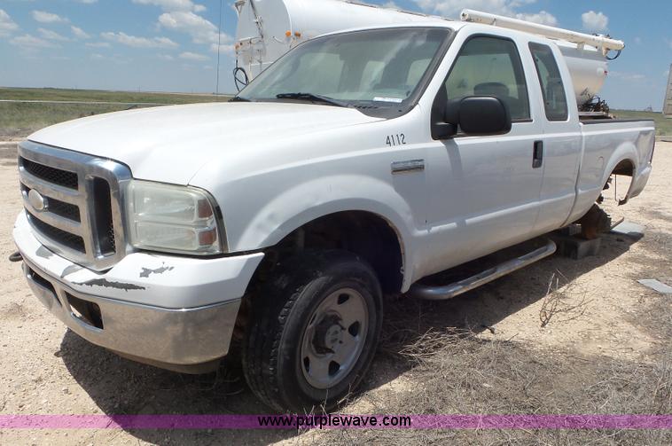image for item CC9872 2005 Ford F250 Super Duty SuperCab pickup truck