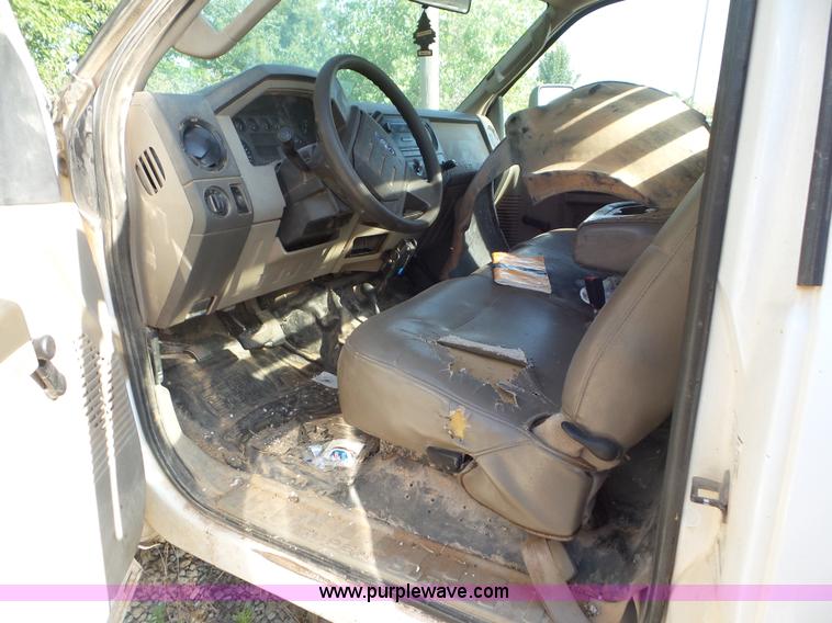 image for item CC9878 2008 Ford F350 Super Duty flatbed truck