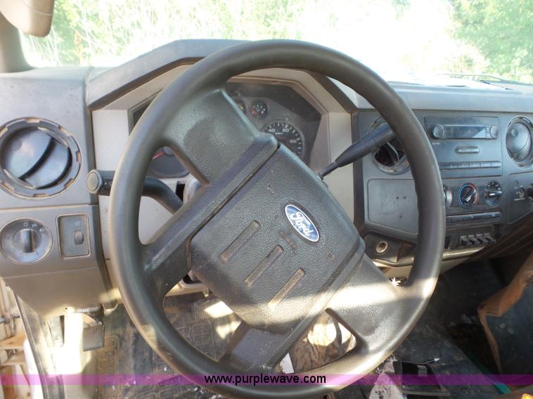 image for item CC9878 2008 Ford F350 Super Duty flatbed truck