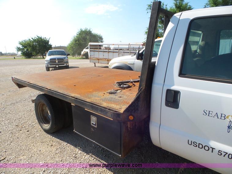 image for item CC9878 2008 Ford F350 Super Duty flatbed truck