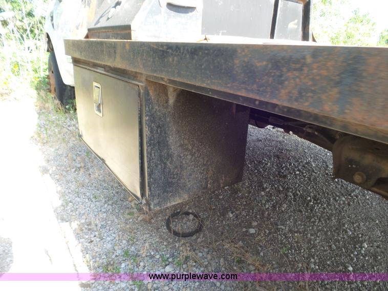 image for item CC9878 2008 Ford F350 Super Duty flatbed truck