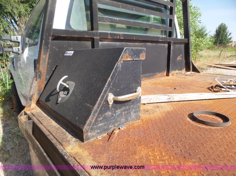 image for item CC9878 2008 Ford F350 Super Duty flatbed truck