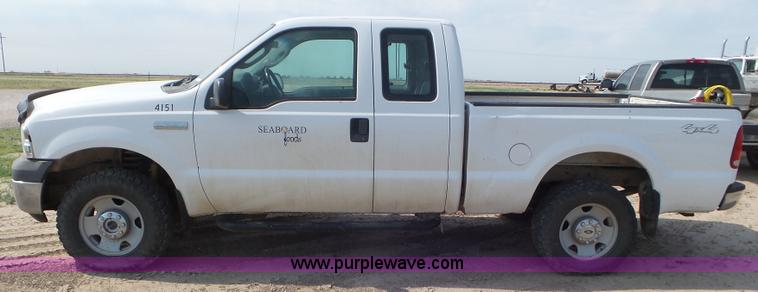 image for item CC9882 2006 Ford F250 Super Duty SuperCab pickup truck