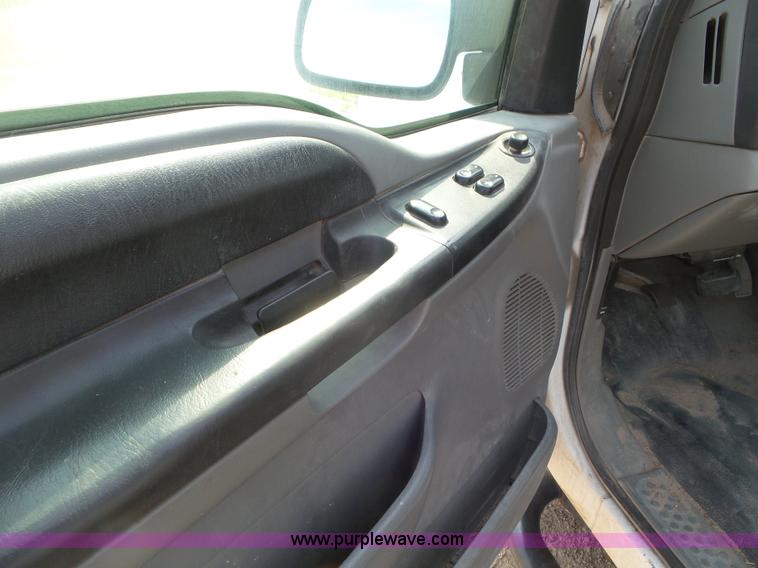 image for item CC9882 2006 Ford F250 Super Duty SuperCab pickup truck