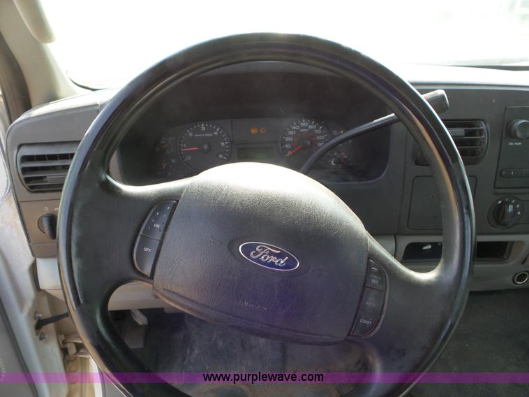 image for item CC9882 2006 Ford F250 Super Duty SuperCab pickup truck