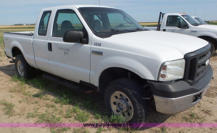image for item CC9883 2007 Ford F250 Super Duty SuperCab pickup truck