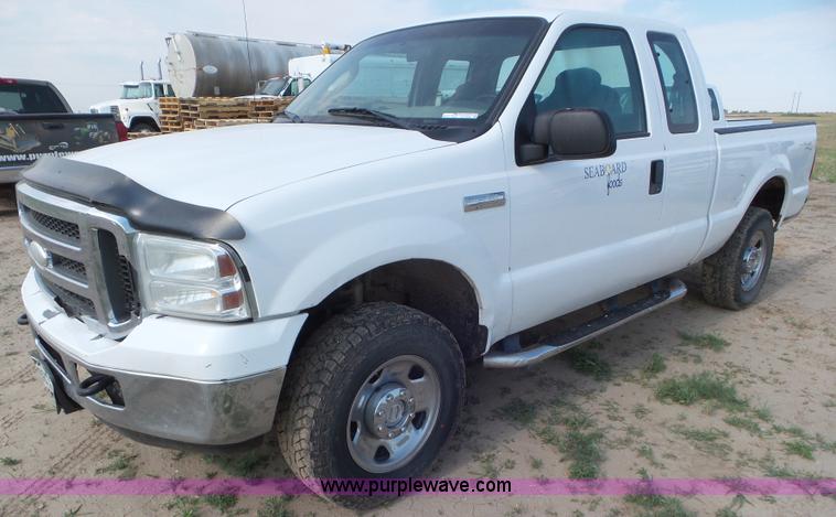 image for item CC9884 2005 Ford F250 Super Duty SuperCab pickup truck
