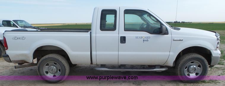 image for item CC9884 2005 Ford F250 Super Duty SuperCab pickup truck