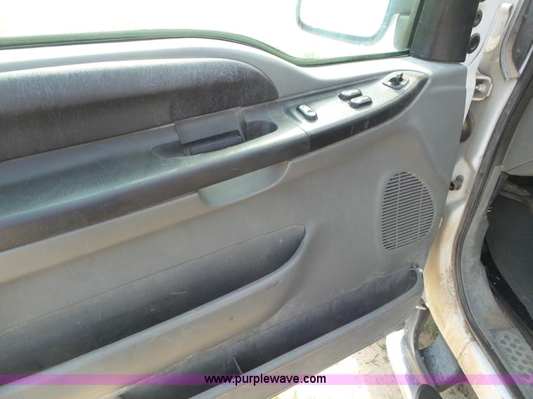 image for item CC9884 2005 Ford F250 Super Duty SuperCab pickup truck