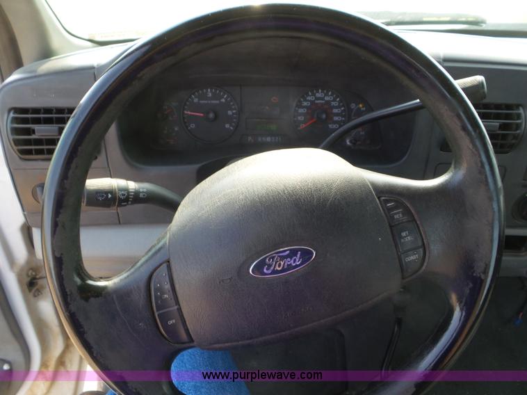 image for item CC9884 2005 Ford F250 Super Duty SuperCab pickup truck