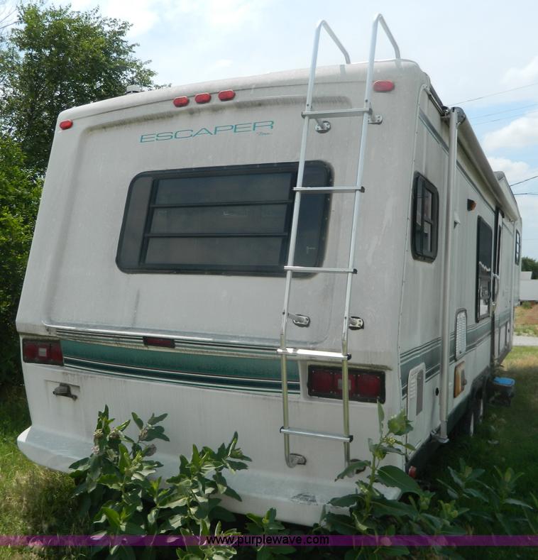 image for item D6172 1996 Damon Escaper camper