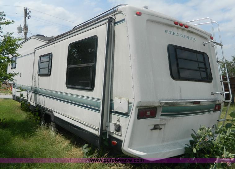 image for item D6172 1996 Damon Escaper camper